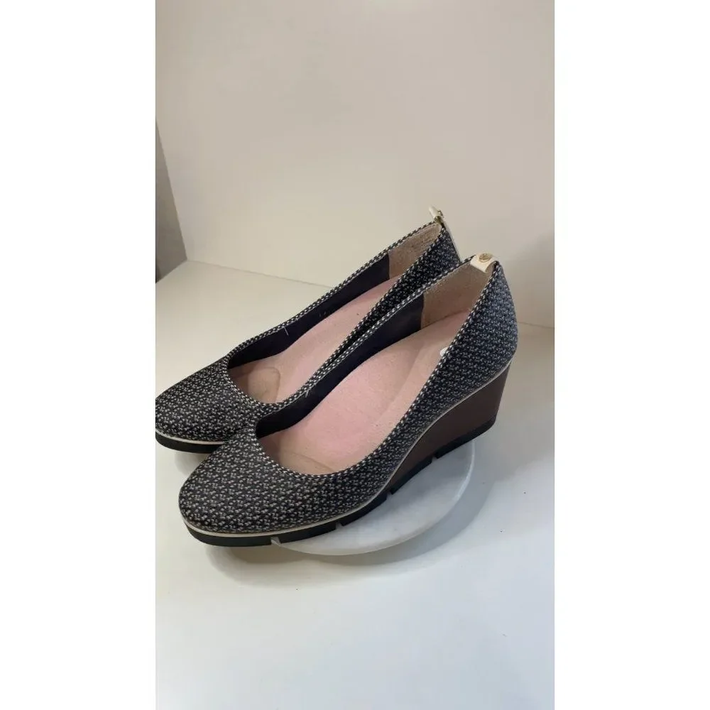 Betabrand Women's Blue All Weather Wedge Shoes Size 9M‎
